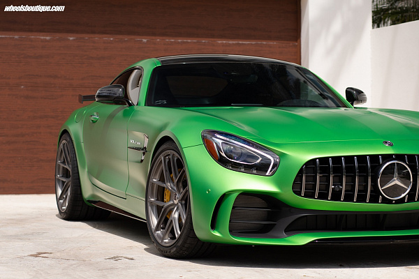Mercedes-Benz AMG GT R