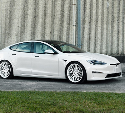 Фото дисков Anrky S1-X1 на Tesla Model S