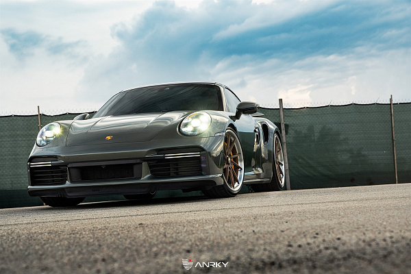 Фото дисков Anrky AN33 Сатиновая бронза на Porsche 911 VIII