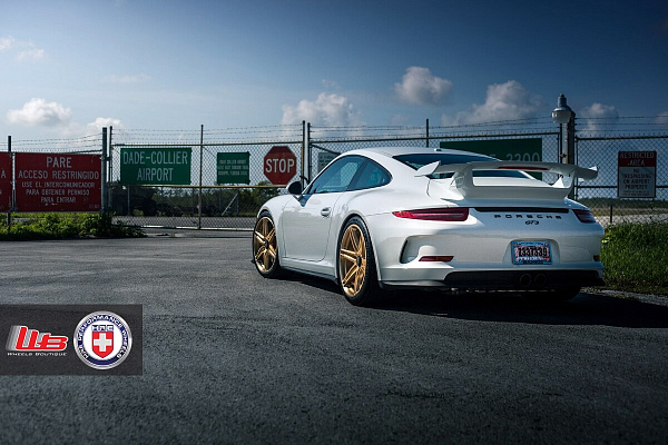 Фото дисков HRE P106 Глянцевое золото на Porsche 911 VII