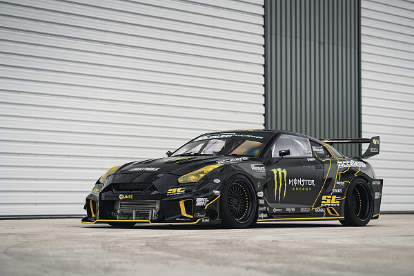 Фото дисков Rotiform LHR Черный сатин на Nissan GT-R