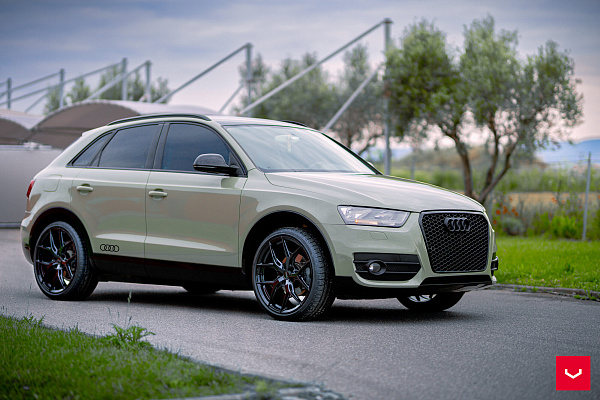 Фото дисков Vossen HF-5 Черный глянец на Audi Q3 (8U)