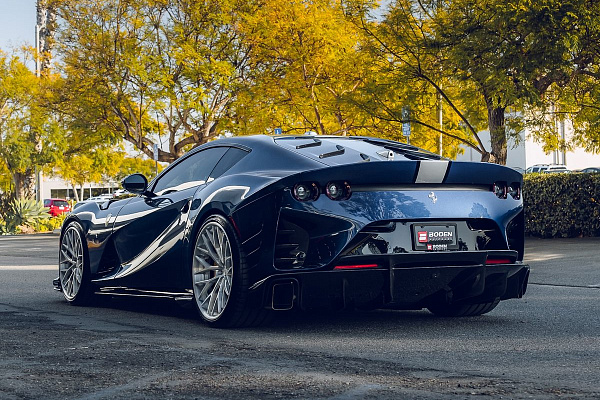 Фото дисков Anrky AN30 Глянцевый лак на Ferrari 812