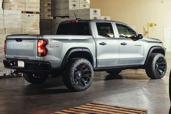 Фото дисков 4PLAY 4P83 Черный глянец на Chevrolet Colorado