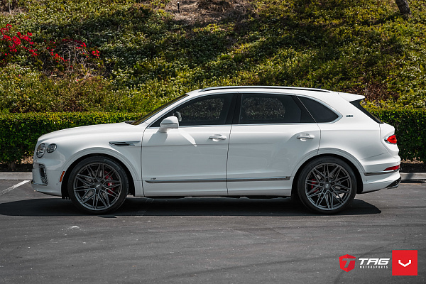 Фото дисков Vossen HF-7 Сатиновый графит на Bentley Bentayga