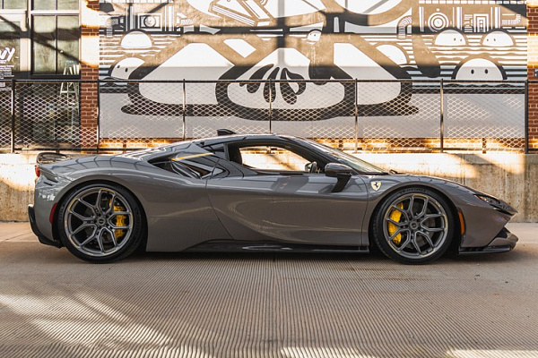 Фото дисков Brixton Forged CM5-RS Сатиновый графит на Ferrari SF90