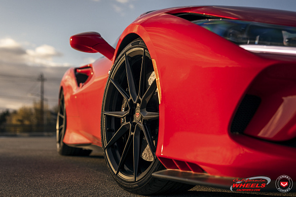 Фото дисков Vossen EVO-2 Черный глянец на Ferrari F8