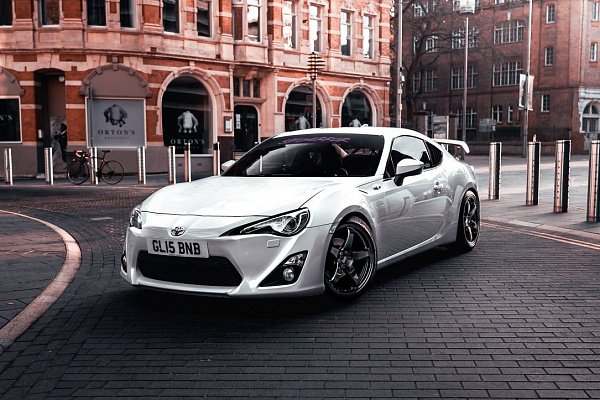 Фото дисков Bola B2R Глянцевый темный лак на Toyota GT86