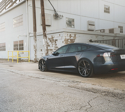 Фото дисков Vossen VFS-1 на Tesla Model S