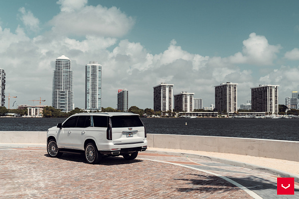 Фото дисков Vossen HF-8 Глянцевый лак на Cadillac Escalade V