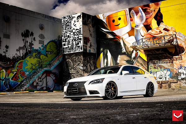 Фото дисков Vossen CVT Глянцевый графит на Lexus LS IV