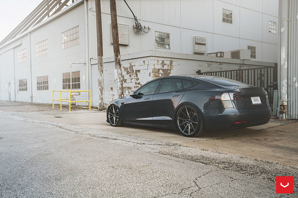 Фото дисков Vossen VFS-1 Сатиновый графит на Tesla Model S