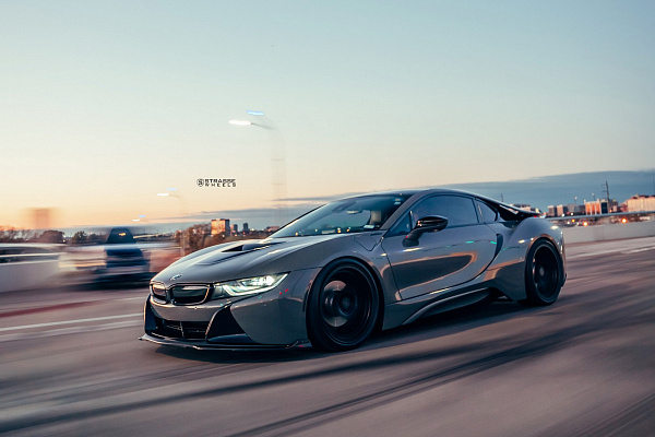 Фото дисков Strasse Wheels SV2 Deep Concave Duoblock Черный сатин на BMW i8