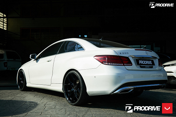 Фото дисков Vossen HF-5 Черный глянец на Mercedes-Benz E-Class (W212, S212, C207)