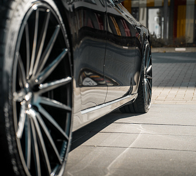 Фото дисков Vossen VFS-2 на Tesla Model S