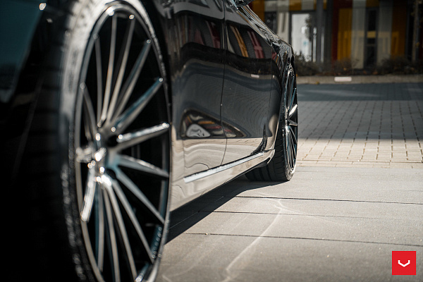 Фото дисков Vossen VFS-2 Глянцевый темный лак на Tesla Model S