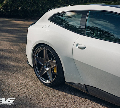 Фото дисков HRE 505M на Ferrari California