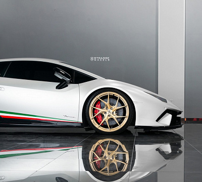 Фото дисков Strasse Wheels SM5RT Deep Concave Monoblock на Lamborghini Huracan