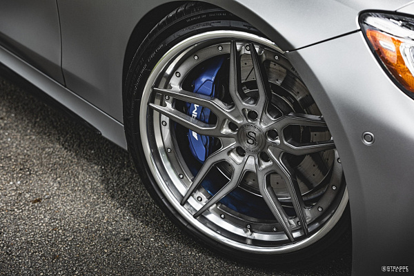 Mercedes Benz S63 AMG Coupe