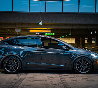Фото дисков Vossen HFX-2 (5-Lug) на Tesla Model X