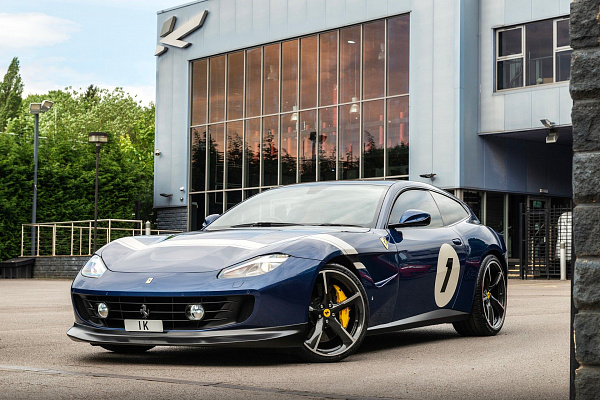 Фото дисков Kahn Type 62 Черный глянец на Ferrari GTC4Lusso