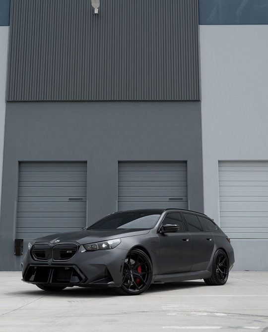 Фото дисков HF-5 Черный глянец на BMW 5/M5 (G60/G90)