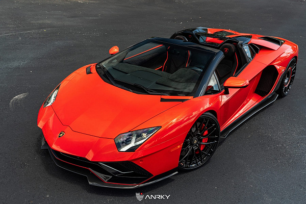 Фото дисков Anrky AN20 Черный глянец на Lamborghini Aventador