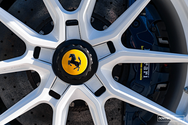 Фото дисков NOVITEC NF10 Белый глянец на Ferrari 488
