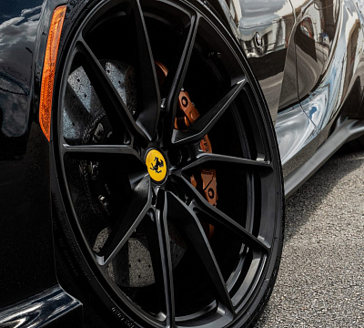 Фото дисков Anrky AN12 на Ferrari 812
