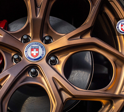 Фото дисков HRE P111SC на Tesla Model Y
