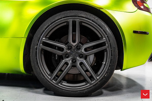 Фото дисков Vossen HF-1 Сатиновый графит на Aston Martin Vantage 3