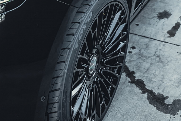 Фото дисков Brixton Forged LX01 Черный глянец на Range Rover V