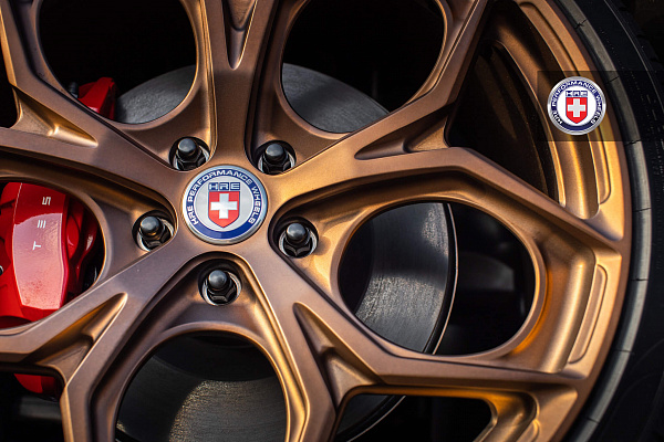 Фото дисков HRE P111SC Сатиновая бронза на Tesla Model Y