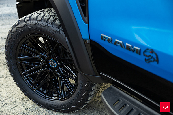 Фото дисков Vossen HF6-5 Черный сатин на Ram 1500 V