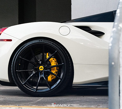 Фото дисков Anrky AN12 на Ferrari 488