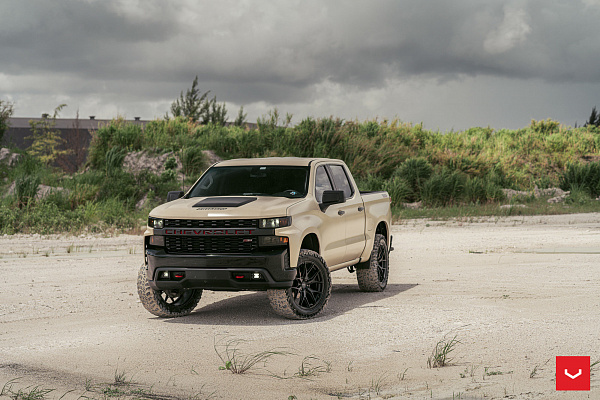 Фото дисков Vossen HF6-4 Черный сатин на Chevrolet Silverado IV