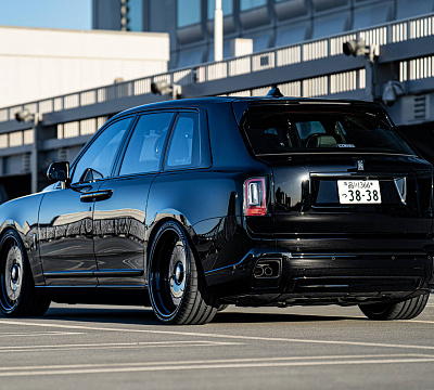 Фото дисков HRE 935 на Rolls-Royce Cullinan