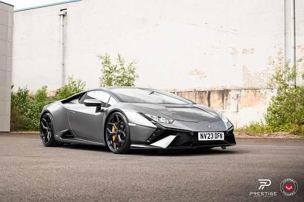 Фото дисков NOVITEC NL4 Черный глянец на Lamborghini Huracan