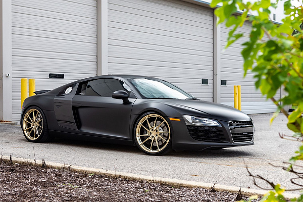 Фото дисков Anrky AN13 Глянцевое золото на Audi R8 (Typ 42)
