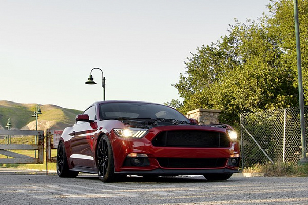 Фото дисков MRR M350 Черный глянец на Ford Mustang VI