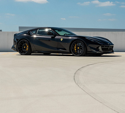 Фото дисков Anrky AN38 на Ferrari 812