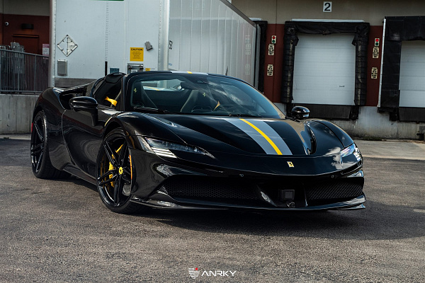 Фото дисков Anrky AN17 Черный глянец на Ferrari SF90