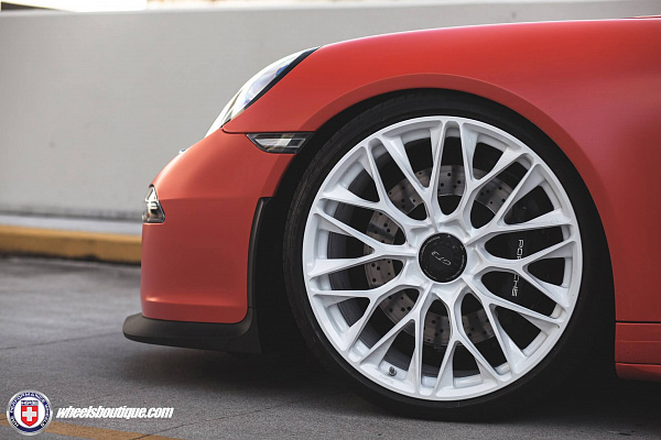 Фото дисков HRE P200 Белый глянец на Porsche 911 VII