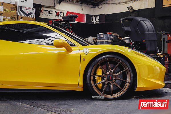 Фото дисков NOVITEC NF10 Сатиновая бронза на Ferrari 458