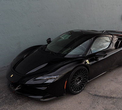 Фото дисков HRE 501M на Ferrari SF90