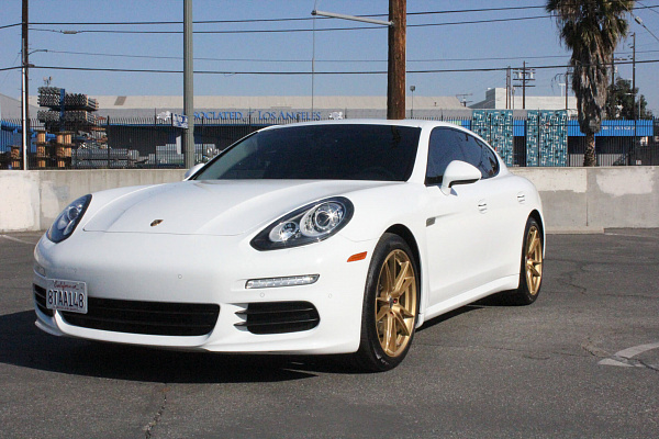Фото дисков HRE FF04 Глянцевое золото на Porsche Panamera I
