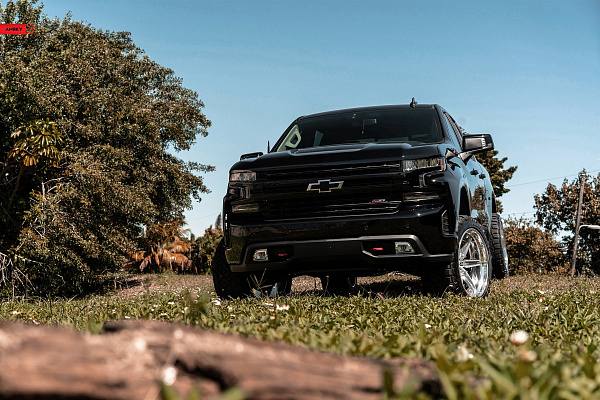 Фото дисков Anrky AN36-S Полированный лак на Chevrolet Silverado IV