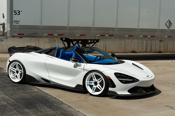 Фото дисков Anrky AN27 Белый глянец на McLaren 720S