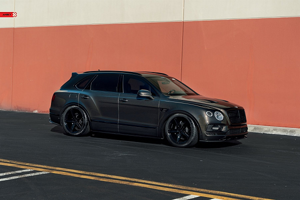Фото дисков Anrky AN15 Глянцевый лак на Bentley Bentayga
