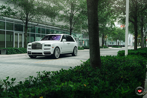 Фото дисков Vossen S17-14 Глянцевый лак на Rolls-Royce Cullinan